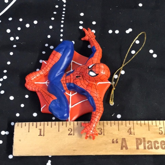 Vintage 2003 Marvel Spider-Man ornament & new roll of Gift Wrapping Paper - Picture 9 of 10